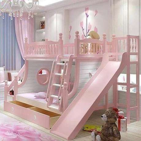 59. Cama infantil com escorregador para quarto de menina – Por: Pinterest 59. Cama infantil com escorregador para quarto de menina – Por: Pinterest