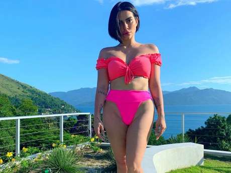 Cleo rebate nova crítica sobre corpo de fã que sugeriu regime a ela Cleo rebate nova crítica sobre corpo de fã que sugeriu regime a ela