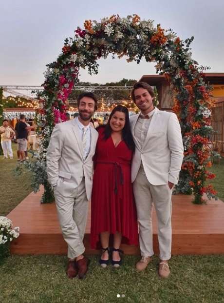 Juliano (Rodrigo Pandolfo) com a irmã, Marcelina (Mariana Xavier) e o marido Thiago (Lucas Cordeiro) no set de 'Minha Mãe é uma Peça 3' Juliano (Rodrigo Pandolfo) com a irmã, Marcelina (Mariana Xavier) e o marido Thiago (Lucas Cordeiro) no set de 'Minha Mãe é uma Peça 3'