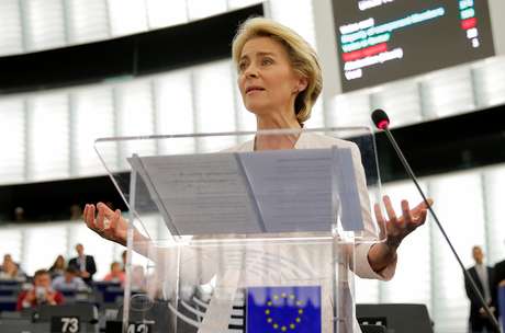 Ursula von der Leyen discursa no Parlamento Europeu apÃ³s ser eleita presidente da ComissÃ£o Europeia
16/07/2019
REUTERS/Vincent Kessler