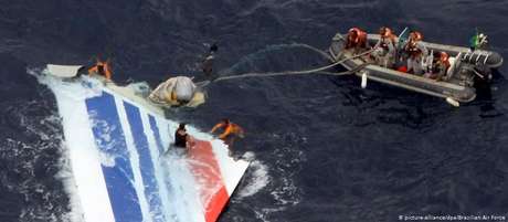 Destroços do avião da Air France que caiu no Oceano Atlântico em 2009