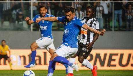 O duelo entre Galo e Raposa foi acirrado, duro, mas o placar do primeiro jogo fez a diferença para a classificação do Cruzeiro-(Reprodução/Twitter) O duelo entre Galo e Raposa foi acirrado, duro, mas o placar do primeiro jogo fez a diferença para a classificação do Cruzeiro-(Reprodução/Twitter)