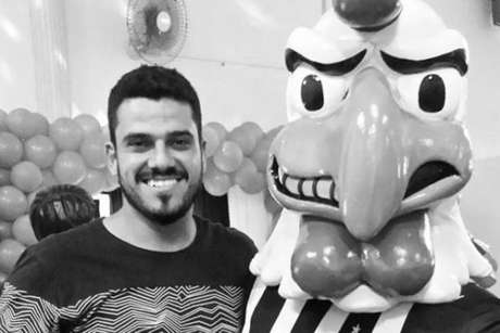 Luciano recebeu homenagens do clube, do rival Cruzeiro e da diretoria atleticana (Reprodução) Luciano recebeu homenagens do clube, do rival Cruzeiro e da diretoria atleticana (Reprodução)