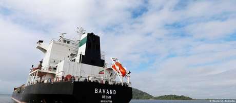 Navio iraniano Bavand estÃ¡ parado prÃ³ximo ao Porto de ParanaguÃ¡