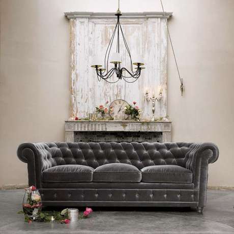 7. É possível encontrar modelos de sofá chesterfield de diferentes cores. Foto: Décor de Provence 7. É possível encontrar modelos de sofá chesterfield de diferentes cores. Foto: Décor de Provence