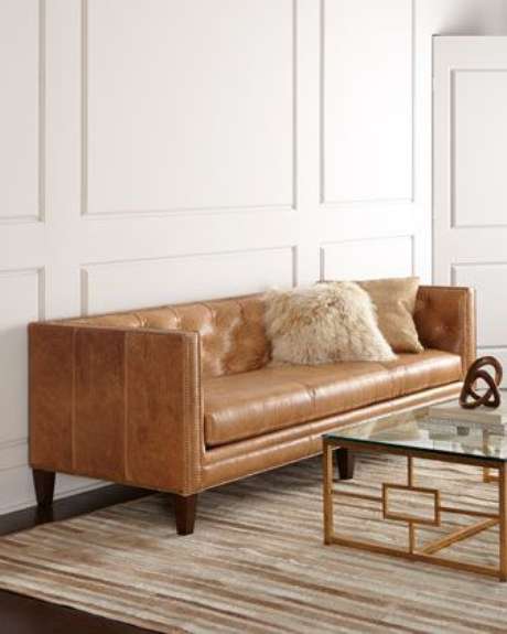 22. Alguns modelos de sofá chesterfield desvirtuam o shape clássico. Foto: Eu Amo Decoração 22. Alguns modelos de sofá chesterfield desvirtuam o shape clássico. Foto: Eu Amo Decoração