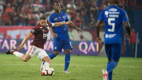 Diego atuou por, aproximadamente, 70 minutos contra o Emelec (Foto: Alexandre Vidal / Flamengo) Diego atuou por, aproximadamente, 70 minutos contra o Emelec (Foto: Alexandre Vidal / Flamengo)