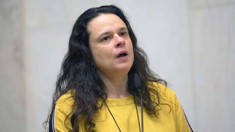 'Não tem sentido colocar tanta coisa importante em risco para manter um estilo', diz Paschoal sobre retórica de Bolsonaro 'Não tem sentido colocar tanta coisa importante em risco para manter um estilo', diz Paschoal sobre retórica de Bolsonaro