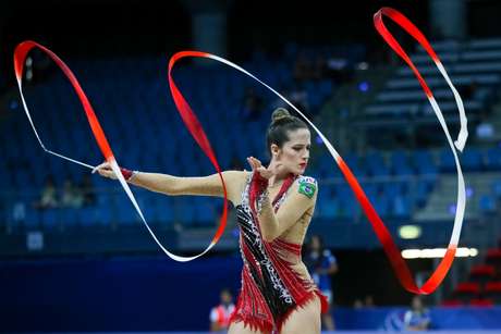 Natalia Gaudio fica com o bronze no individual geral da ginástica rítmica. (Divulgação) Natalia Gaudio fica com o bronze no individual geral da ginástica rítmica. (Divulgação)