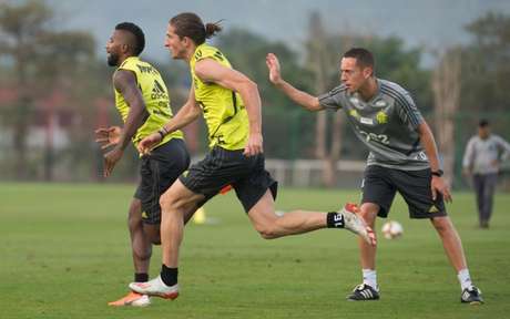 Filipe LuÃs deve estrear neste sábado, diante do Bahia (Foto:Alexandre Vidal / Flamengo)