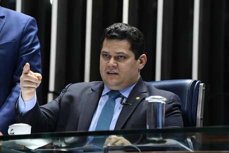 Segundo o presidente do Senado, houve um acerto para que haja entendimento entre Executivo e Legislativo Segundo o presidente do Senado, houve um acerto para que haja entendimento entre Executivo e Legislativo