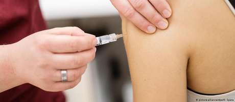 Testes da fase 1 de possível vacina mostram resposta imunológica e boa tolerância Testes da fase 1 de possível vacina mostram resposta imunológica e boa tolerância