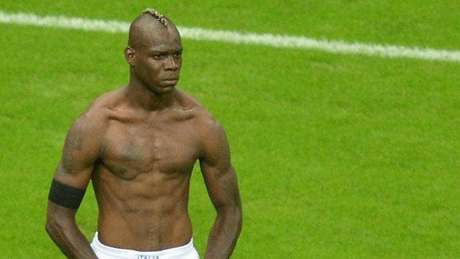 Flamengo parte para cima em busca de fechar contratação de Mario Balotelli Flamengo parte para cima em busca de fechar contratação de Mario Balotelli