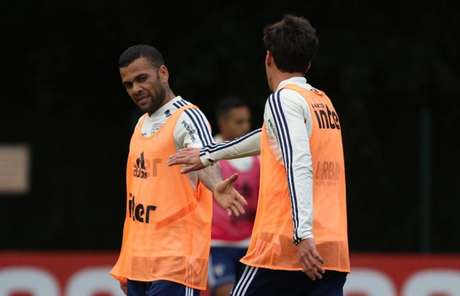 Daniel Alves tem treinado bem no São Paulo - FOTO: Rubens Chiri/saopaulofc.net Daniel Alves tem treinado bem no São Paulo - FOTO: Rubens Chiri/saopaulofc.net