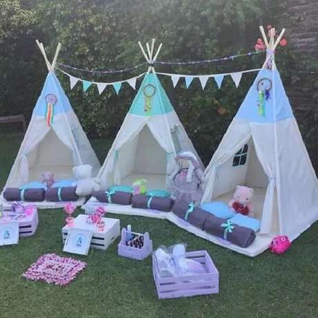 17. Cabaninha infantil oca montada em ambiente externo. Fonte: Pinterest 17. Cabaninha infantil oca montada em ambiente externo. Fonte: Pinterest