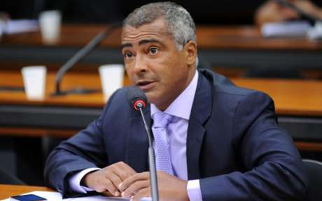 Romário se manifestou em apoio ao elenco do Figueirense, que protesta por salários atrasados (Foto: Divulgação) Romário se manifestou em apoio ao elenco do Figueirense, que protesta por salários atrasados (Foto: Divulgação)