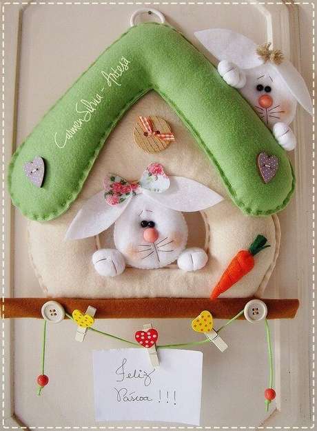 26. A guirlanda de feltro pascoa é linda com detalhes de coelhos – Por: Eu Amo Artesanato 26. A guirlanda de feltro pascoa é linda com detalhes de coelhos – Por: Eu Amo Artesanato