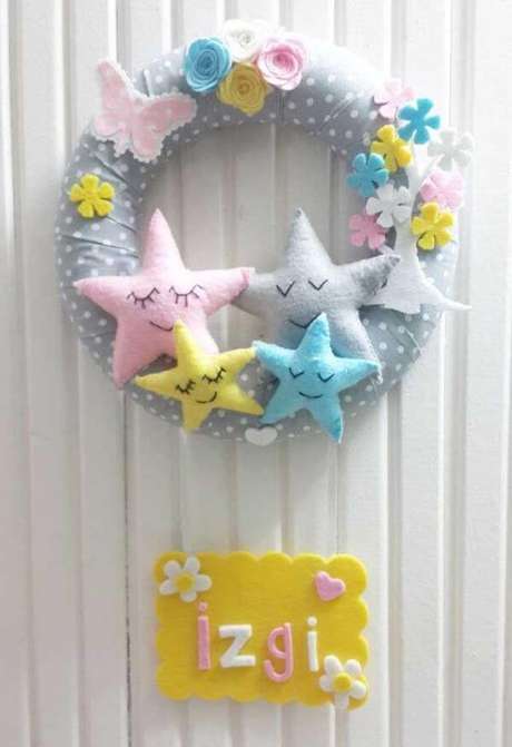 35. As estrelas ficam lindas na guirlanda de feltro – Por: Decor Fácil 35. As estrelas ficam lindas na guirlanda de feltro – Por: Decor Fácil