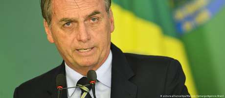 Bolsonaro enfrenta pressão internacional diante incêndios florestais Bolsonaro enfrenta pressão internacional diante incêndios florestais