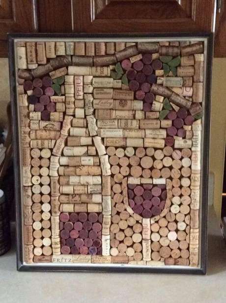 34. Há quem use o tema do vinho para compor itens decorativos com rolhas de cortiça. Foto: Você Repórter 34. Há quem use o tema do vinho para compor itens decorativos com rolhas de cortiça. Foto: Você Repórter