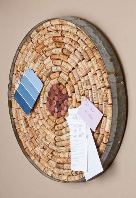 32. Elaborar um quadro com rolhas de cortiça é fácil. Foto: Etsy 32. Elaborar um quadro com rolhas de cortiça é fácil. Foto: Etsy