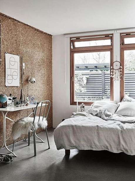 30. O quarto ganha um ar rústico com a cortiça. Foto: Casa Claudia 30. O quarto ganha um ar rústico com a cortiça. Foto: Casa Claudia