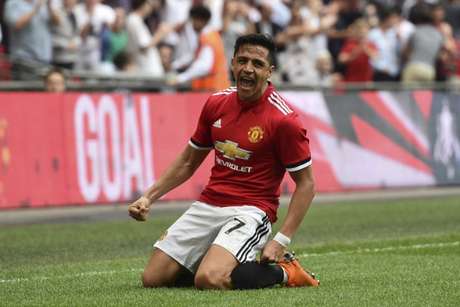 Sanchez em campo pelo United (Foto: AFP) Sanchez em campo pelo United (Foto: AFP)