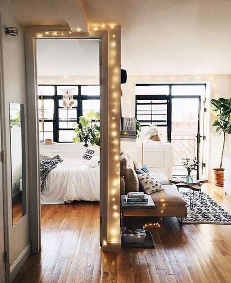 52. O quarto com piso de madeira é lindo para decorações modernas – Por: Pinterest 52. O quarto com piso de madeira é lindo para decorações modernas – Por: Pinterest