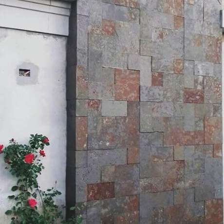 24. O revestimento de ardósia com pedra ferrugem é ótimo para a fachada de casa – Por: Pinterest 24. O revestimento de ardósia com pedra ferrugem é ótimo para a fachada de casa – Por: Pinterest