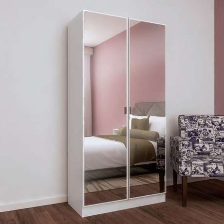 29. Sapateira com espelho duas portas acomoda inúmeros pares de sapato em seu interior. Fonte: Pinterest 29. Sapateira com espelho duas portas acomoda inúmeros pares de sapato em seu interior. Fonte: Pinterest