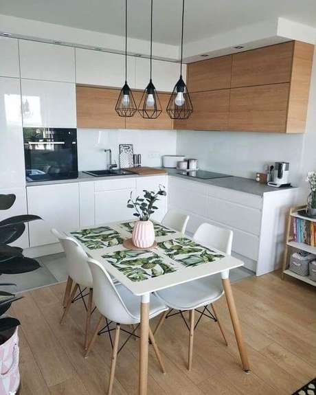 50. Cozinha com pendente aramado preto – Por: Dicas Decor 50. Cozinha com pendente aramado preto – Por: Dicas Decor