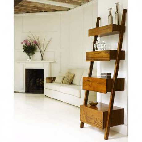 62. Estante de madeira para sala de estar. Fonte Pinterest 62. Estante de madeira para sala de estar. Fonte Pinterest
