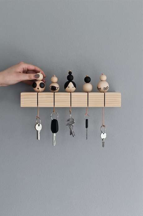 11. Pequenos detalhes podem fazer toda a diferença em um porta chaves. Foto: Pinterest 11. Pequenos detalhes podem fazer toda a diferença em um porta chaves. Foto: Pinterest