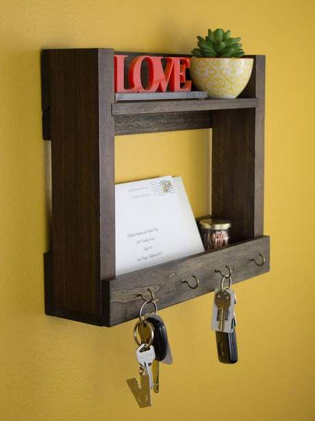 27. O porta chaves grande preenche um hall de entrada de forma muito interessante. Foto: Etsy 27. O porta chaves grande preenche um hall de entrada de forma muito interessante. Foto: Etsy