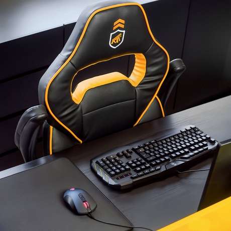 Gorila Gamer / DINO