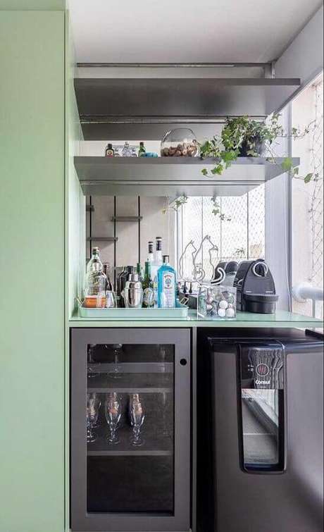22. Decoração moderna para cantinho do café em varanda gourmet planejada – Foto: Webcomunica 22. Decoração moderna para cantinho do café em varanda gourmet planejada – Foto: Webcomunica