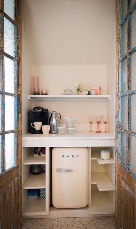 36. Cantinho do café simples e pequeno – Foto: Pinterest 36. Cantinho do café simples e pequeno – Foto: Pinterest