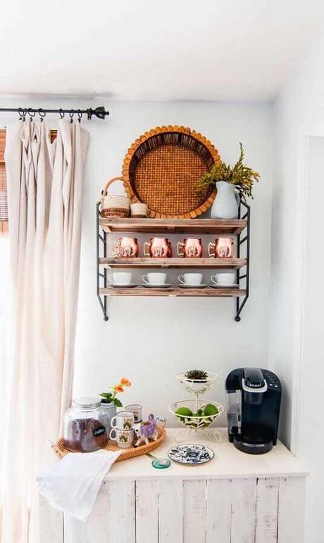 46. Decoração simples para cantinho do café com detalhes em rose gold – Foto: Pinterest 46. Decoração simples para cantinho do café com detalhes em rose gold – Foto: Pinterest