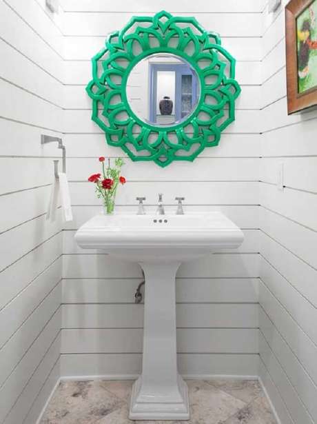 39. Moldura de banheiro em tom verde. Fonte Pinterest 39. Moldura de banheiro em tom verde. Fonte Pinterest