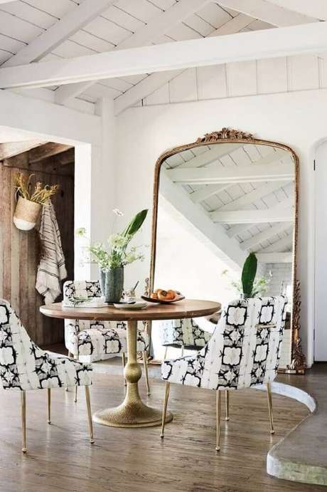 59. Moldura segue estilo provençal. Fonte: Pinterest 59. Moldura segue estilo provençal. Fonte: Pinterest