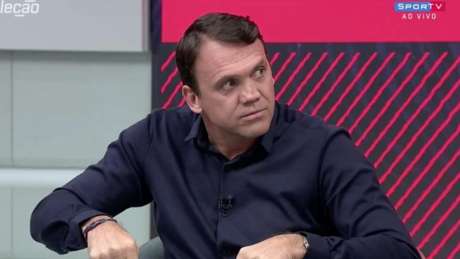 Dejan Petkovic protagonizou mais um momento hilário no Sportv (Foto: Reprodução/SporTV) Dejan Petkovic protagonizou mais um momento hilário no Sportv (Foto: Reprodução/SporTV)