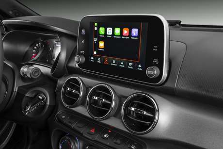 Multimídia com Android Auto e Apple CarPlay. Multimídia com Android Auto e Apple CarPlay.