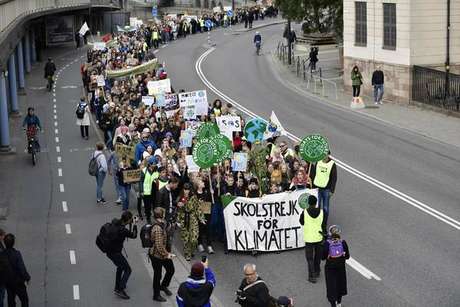 Milhares de estudantes fazem "Greve Mundial Pelo Clima" Milhares de estudantes fazem "Greve Mundial Pelo Clima"