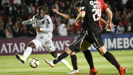 Chará teve boa atuação e marcou um gol na raça para o Galo-(AFP) Chará teve boa atuação e marcou um gol na raça para o Galo-(AFP)