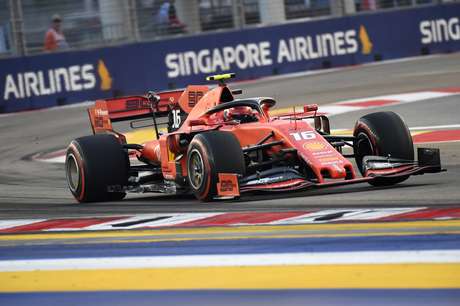 Leclerc é o mais rápido no último treino em Singapura; Hamilton em segundo Leclerc é o mais rápido no último treino em Singapura; Hamilton em segundo