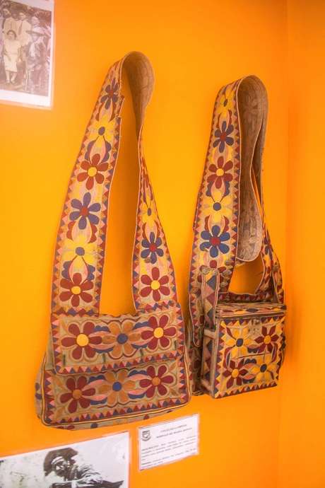 Perícia também analisou bornais (bolsas usadas pelo cangaço) de Lampião Perícia também analisou bornais (bolsas usadas pelo cangaço) de Lampião