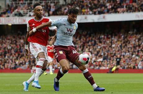 Aubameyang marcou o gol da vitória dos Gunners (Foto: AFP) Aubameyang marcou o gol da vitória dos Gunners (Foto: AFP)