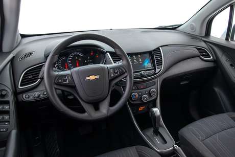 O volante ainda é o mesmo utilizado em carros não atualizados da Chevrolet. O volante ainda é o mesmo utilizado em carros não atualizados da Chevrolet.