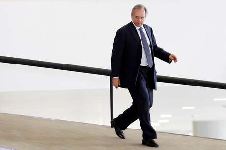 Ministro da Economia, Paulo Guedes, chega a cerim&ocirc;nia no Pal&aacute;cio do Planalto
29/09/2019
REUTERS/Adriano Machado