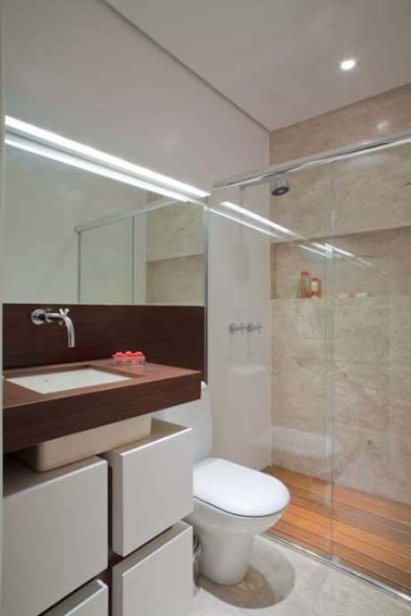 36. O balcão para banheiro deve estar harmonizado com o restante do ambiente. Projeto de Studio Scatena Arquitetura 36. O balcão para banheiro deve estar harmonizado com o restante do ambiente. Projeto de Studio Scatena Arquitetura